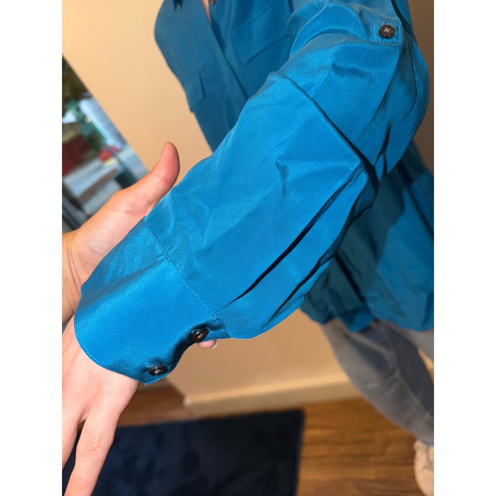 Anne Taylor 100% Silk Blouse Teal Blue Double Pocket Button Down Shirt - Picture 6 of 12